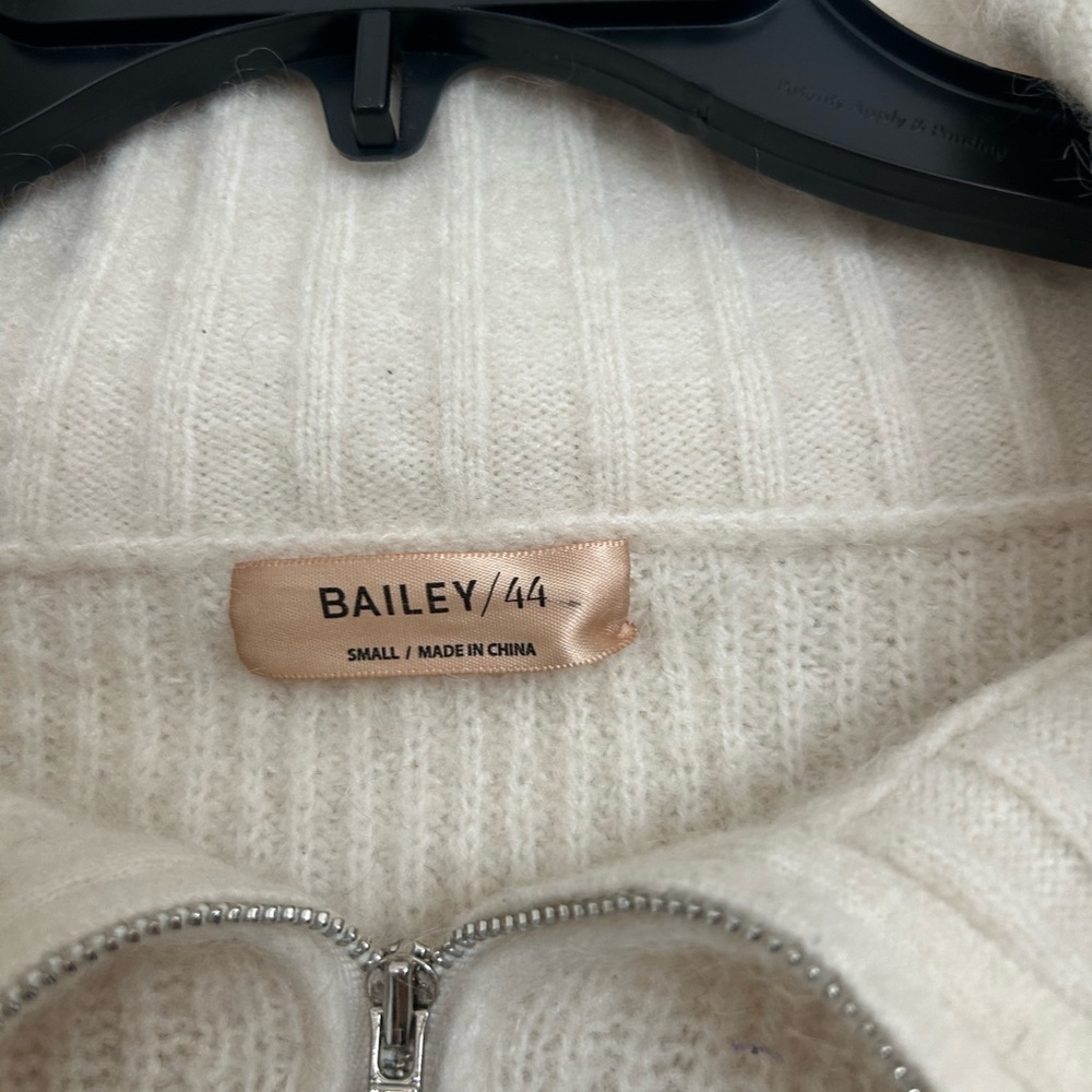 Bailey 44 Annika Cream Zip Up Cowl Neck Sweater Top size small chic - Picture 9 of 9